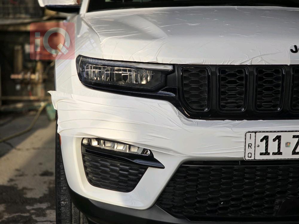 جیپ گراند شیرۆکی